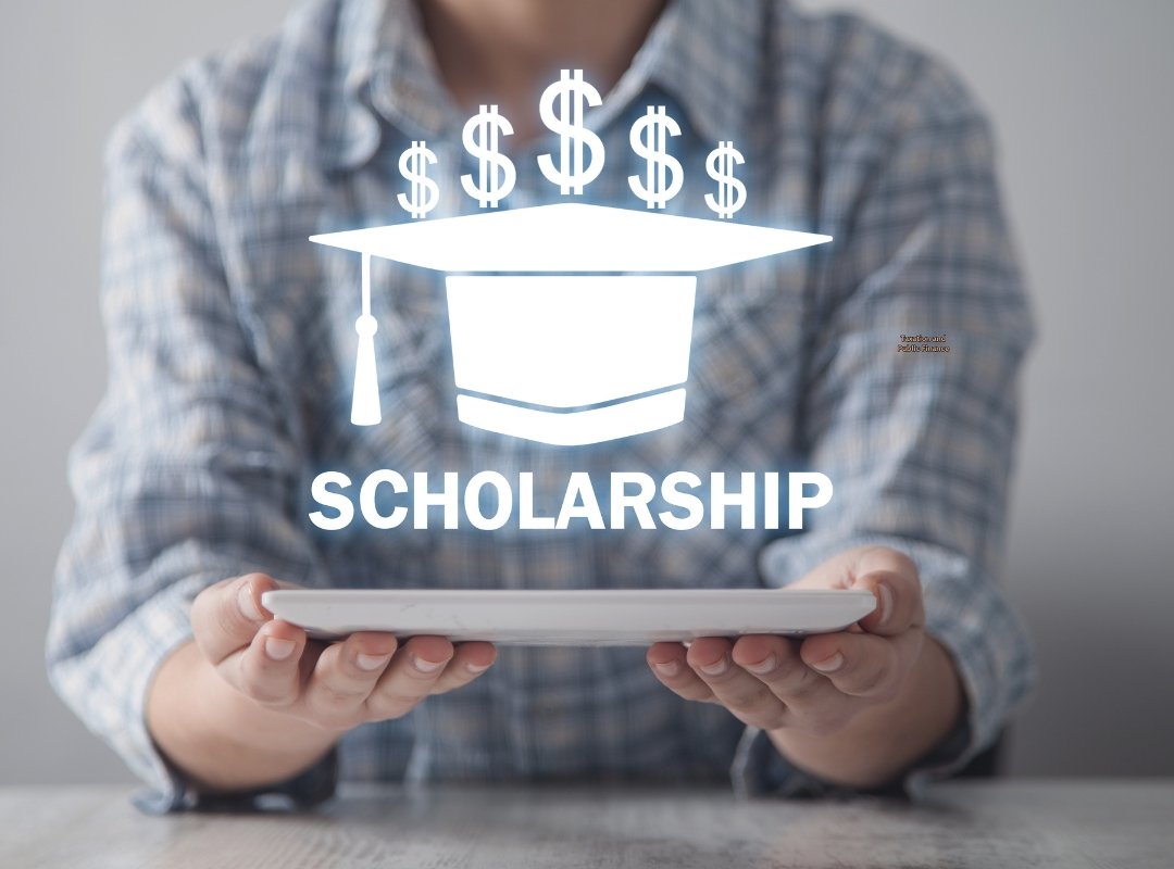 Top 10 Renewable Scholarships